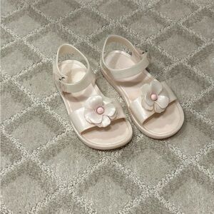 Kids White Flower Sandals